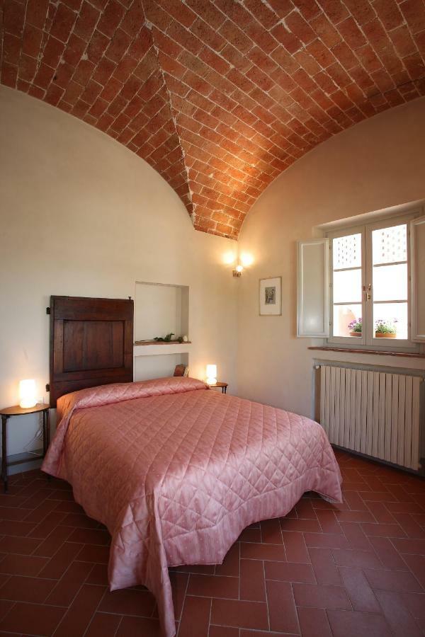 Agriturismo Podere La Casa Palaia Ngoại thất bức ảnh